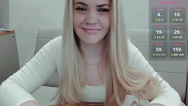 Snapshot of AllAboutLoveXx chatting on February 17, 6:31 am AllAboutLoveXx online show from February 17, 6:31 am