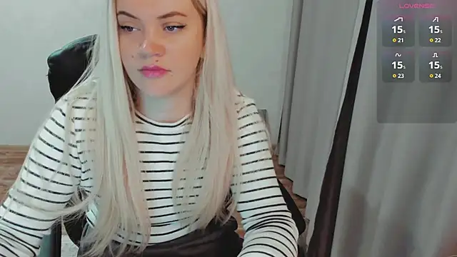 Snapshot of AllAboutLoveXx chatting on October 11, 6:23 am AllAboutLoveXx online show from October 11, 6:23 am