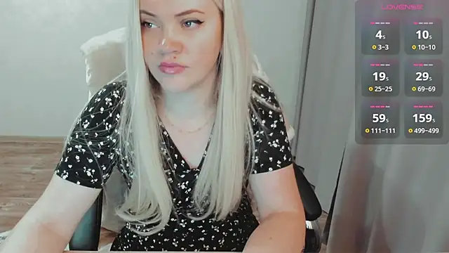 Snapshot of AllAboutLoveXx chatting on December 4, 6:23 am AllAboutLoveXx online show from December 4, 6:23 am