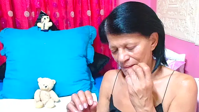 SLUTTYROXY online show from February 9, 5:43 pm