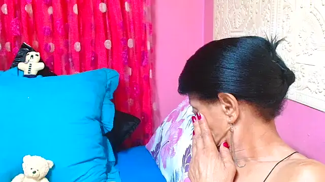 SLUTTYROXY online show from February 9, 8:45 pm