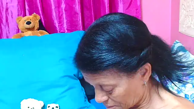 SLUTTYROXY online show from March 19, 5:30 am