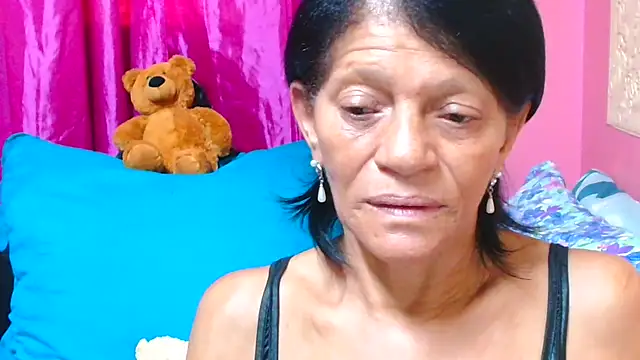 SLUTTYROXY online show from March 23, 6:05 am