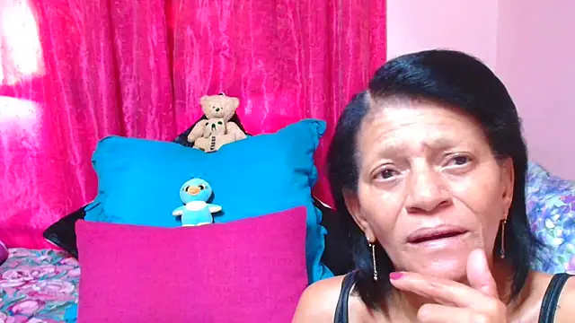 SLUTTYROXY online show from January 8, 7:10 am