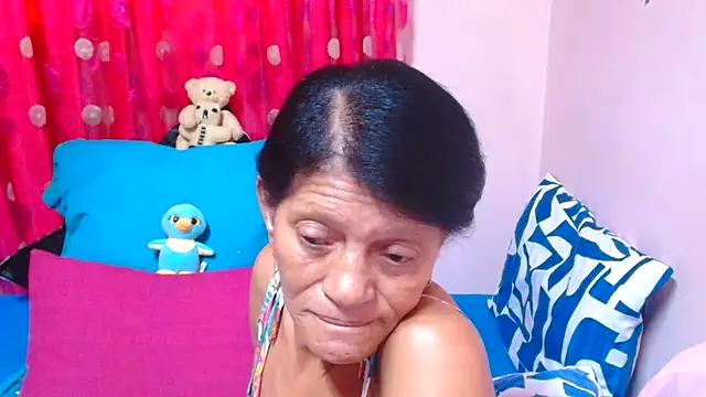 SLUTTYROXY online show from April 20, 6:16 am