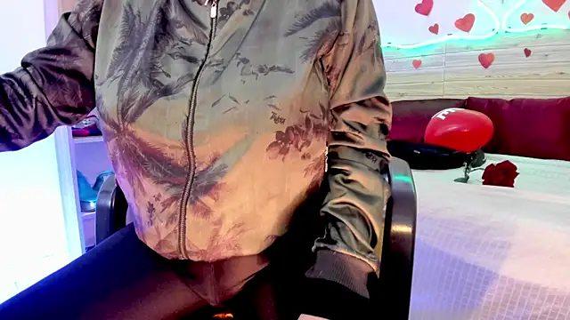 Snapshot of lilahSweet chatting on February 18, 11:22 am lilahSweet online show from February 18, 11:22 am