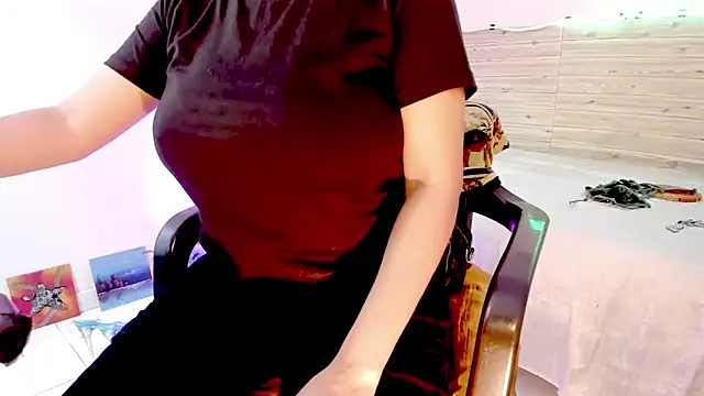 Snapshot of lilahSweet chatting on March 9, 2:54 pm lilahSweet online show from March 9, 2:54 pm