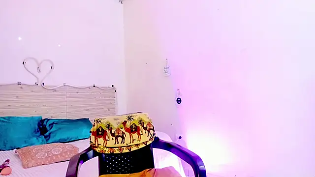 lilahSweet online show from April 13, 2:44 pm