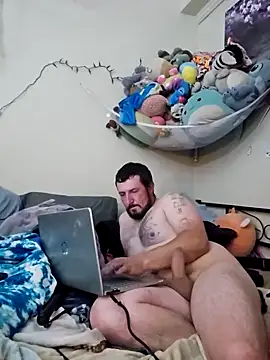 Snapshot of UncutHammer69 chatting on December 14, 2:42 pm UncutHammer69 online show from December 14, 2:42 pm