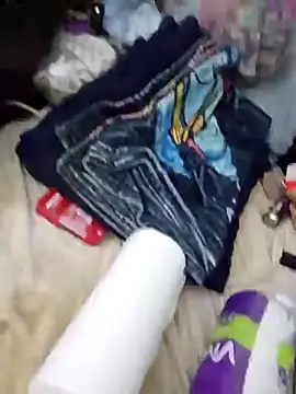 Snapshot of UncutHammer69 chatting on December 15, 8:25 pm UncutHammer69 online show from December 15, 8:25 pm