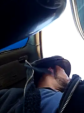 Snapshot of UncutHammer69 chatting on February 4, 4:18 pm UncutHammer69 online show from February 4, 4:18 pm