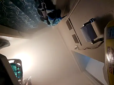 Snapshot of UncutHammer69 chatting on March 5, 3:51 am UncutHammer69 online show from March 5, 3:51 am