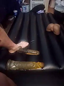 Snapshot of UncutHammer69 chatting on March 15, 2:12 pm UncutHammer69 online show from March 15, 2:12 pm