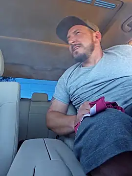 Snapshot of UncutHammer69 chatting on October 2, 4:25 pm UncutHammer69 online show from October 2, 4:25 pm