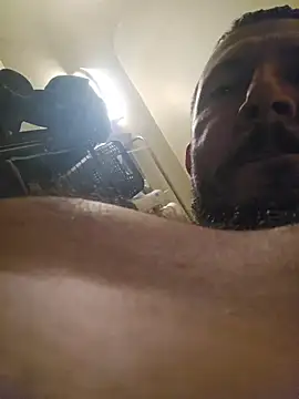 Snapshot of UncutHammer69 chatting on October 23, 10:58 am UncutHammer69 online show from October 23, 10:58 am