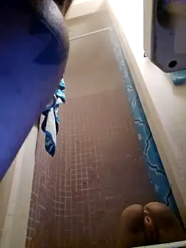 Snapshot of UncutHammer69 chatting on October 30, 9:33 am UncutHammer69 online show from October 30, 9:33 am