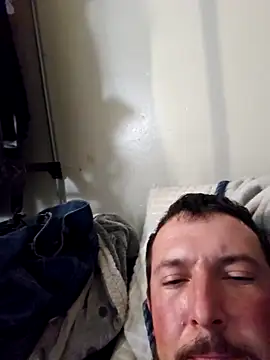 Snapshot of UncutHammer69 chatting on December 15, 4:00 pm UncutHammer69 online show from December 15, 4:00 pm