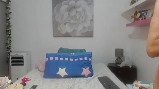 CindyCrawford online show from February 25, 3:16 am