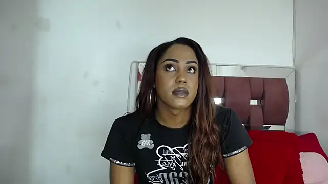 Snapshot of LoraineBigCockTs chatting on September 27, 8:14 pm LoraineBigCockTs online show from September 27, 8:14 pm