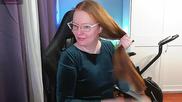 Snapshot of Lady_Inari chatting on February 17, 3:25 am Lady Inari online show from February 17, 3:25 am