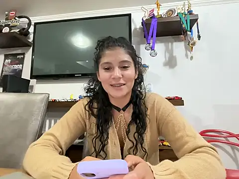 Snapshot of kinky_mila@xh chatting on March 18, 1:42 am kinky milaxh online show from March 18, 1:42 am