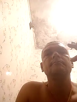 Snapshot of jay2425 chatting on November 18, 1:00 am jay2425 online show from November 18, 1:00 am