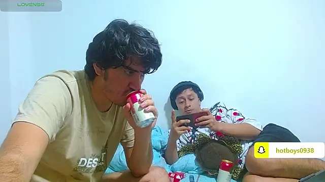 Snapshot of biglatin80 chatting on October 22, 8:08 pm biglatin80 online show from October 22, 8:08 pm