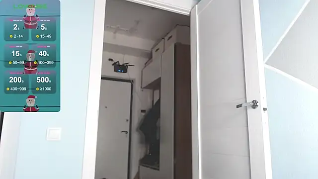 Snapshot of MilaniaCute chatting on January 8, 6:32 pm MilaniaCute online show from January 8, 6:32 pm