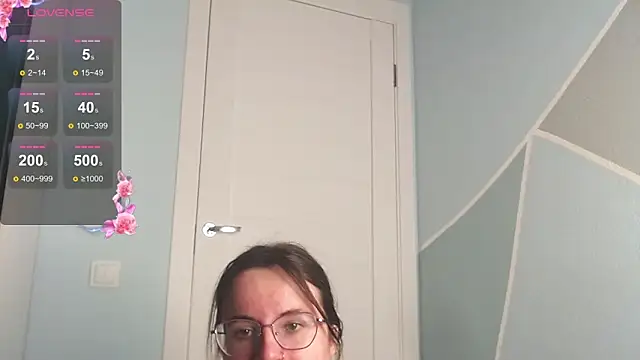 Snapshot of MilaniaCute chatting on February 12, 3:51 pm MilaniaCute online show from February 12, 3:51 pm