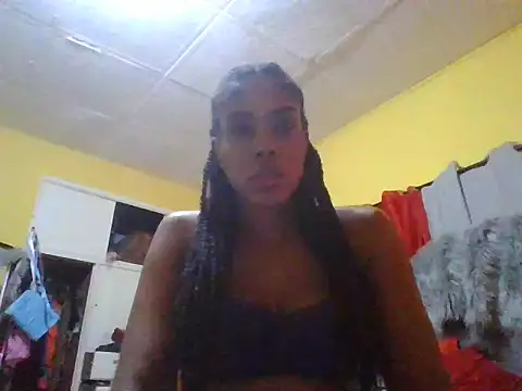 Snapshot of HONEYSWEETS_LIVE chatting on January 11, 12:12 am HONEYSWEETS LIVE online show from January 11, 12:12 am