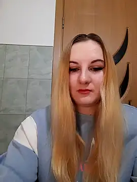 Claraxd8 online show from February 12, 4:00 pm