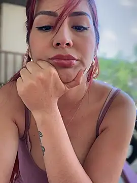 Snapshot of LINDA_PATTY94 chatting on December 14, 7:25 pm LINDA PATTY94 online show from December 14, 7:25 pm