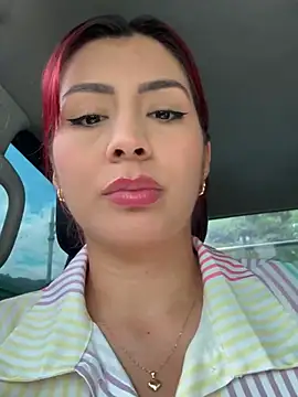 Snapshot of LINDA_PATTY94 chatting on December 21, 7:38 pm LINDA PATTY94 online show from December 21, 7:38 pm