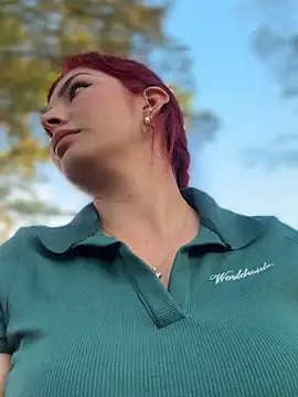 Snapshot of LINDA_PATTY94 chatting on December 27, 10:26 pm LINDA PATTY94 online show from December 27, 10:26 pm