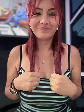 Snapshot of LINDA_PATTY94 chatting on January 20, 10:59 pm LINDA PATTY94 online show from January 20, 10:59 pm