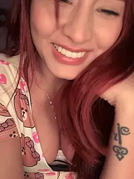 Snapshot of LINDA_PATTY94 chatting on February 7, 12:09 am LINDA PATTY94 online show from February 7, 12:09 am