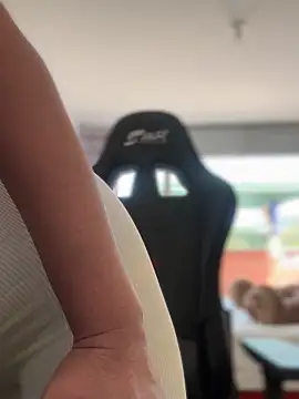 Snapshot of LINDA_PATTY94 chatting on February 19, 4:00 pm LINDA PATTY94 online show from February 19, 4:00 pm