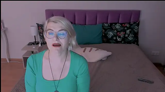 Snapshot of sabrinamacmarren chatting on February 9, 4:50 pm sabrinamacmarren online show from February 9, 4:50 pm