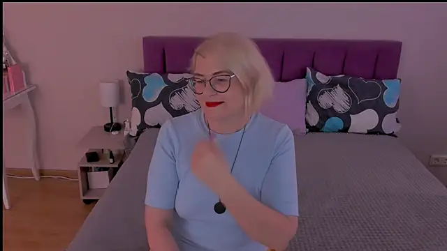 Snapshot of sabrinamacmarren chatting on February 23, 7:11 am sabrinamacmarren online show from February 23, 7:11 am