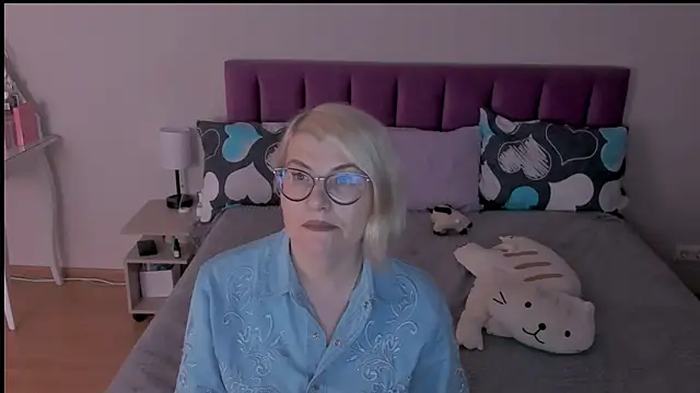 Snapshot of sabrinamacmarren chatting on February 23, 3:51 pm sabrinamacmarren online show from February 23, 3:51 pm