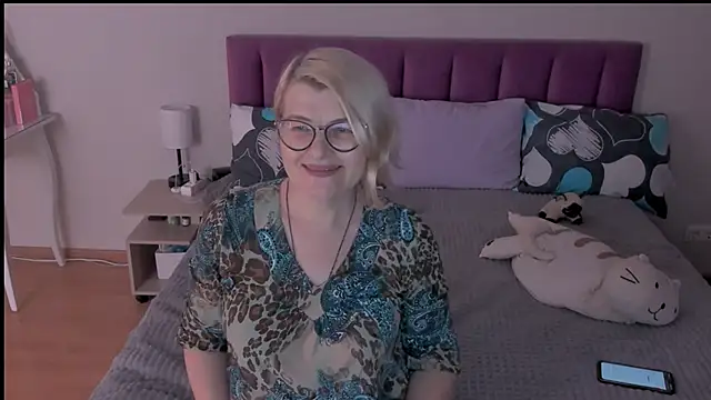 Snapshot of sabrinamacmarren chatting on February 24, 6:15 pm sabrinamacmarren online show from February 24, 6:15 pm