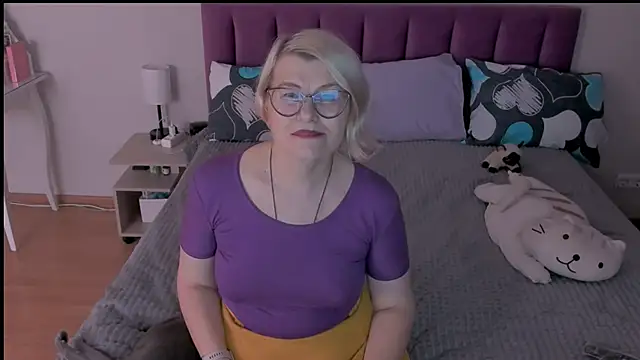 Snapshot of sabrinamacmarren chatting on February 25, 4:31 pm sabrinamacmarren online show from February 25, 4:31 pm