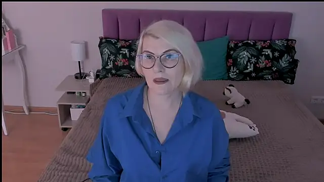 Snapshot of sabrinamacmarren chatting on March 2, 1:16 pm sabrinamacmarren online show from March 2, 1:16 pm