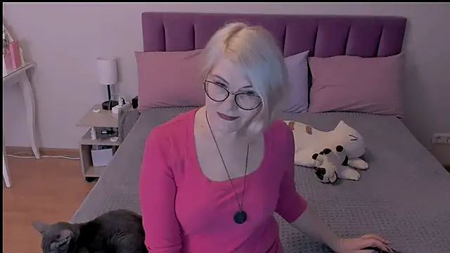 Snapshot of sabrinamacmarren chatting on March 9, 4:11 pm sabrinamacmarren online show from March 9, 4:11 pm