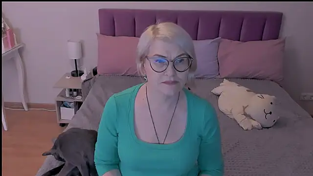 Snapshot of sabrinamacmarren chatting on March 10, 5:50 pm sabrinamacmarren online show from March 10, 5:50 pm