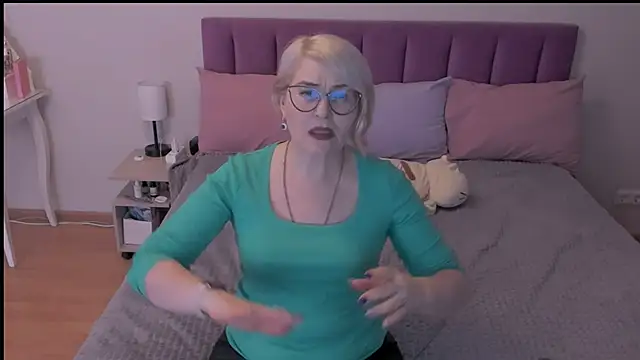 Snapshot of sabrinamacmarren chatting on March 10, 8:56 pm sabrinamacmarren online show from March 10, 8:56 pm