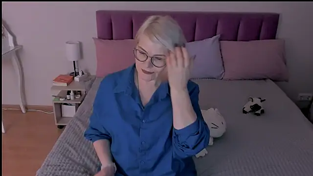 Snapshot of sabrinamacmarren chatting on March 11, 4:18 pm sabrinamacmarren online show from March 11, 4:18 pm