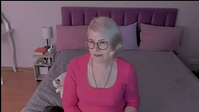 Snapshot of sabrinamacmarren chatting on March 12, 6:55 pm sabrinamacmarren online show from March 12, 6:55 pm