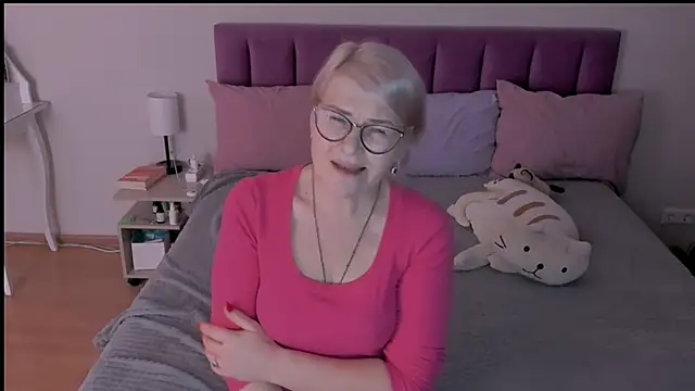 Snapshot of sabrinamacmarren chatting on March 18, 10:48 pm sabrinamacmarren online show from March 18, 10:48 pm