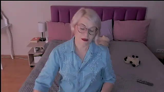 Snapshot of sabrinamacmarren chatting on March 21, 4:51 pm sabrinamacmarren online show from March 21, 4:51 pm